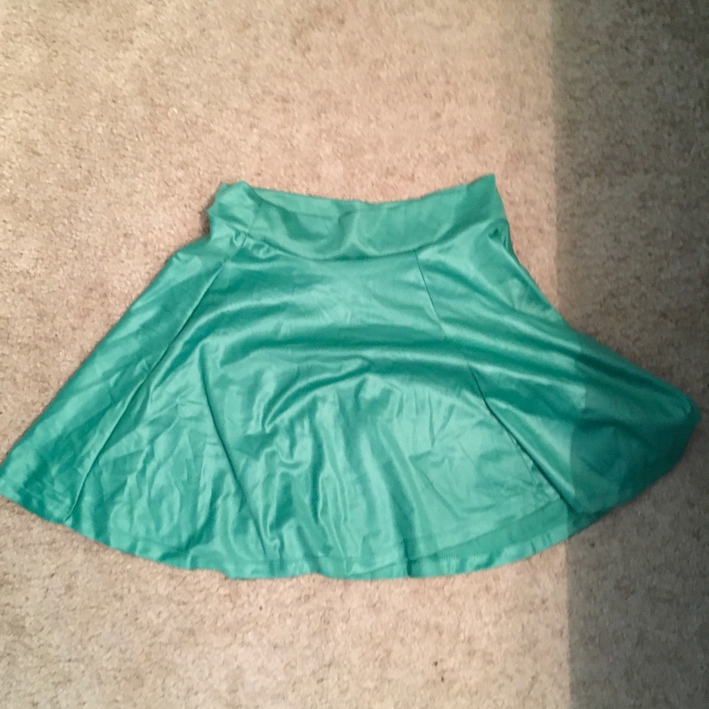 Skirt - Picture 2 of 2